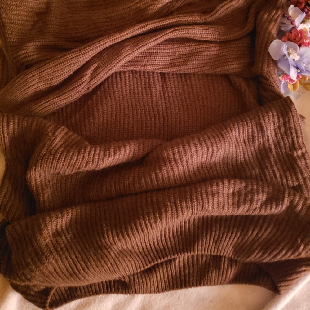 Sweater - Picture 3 of 3